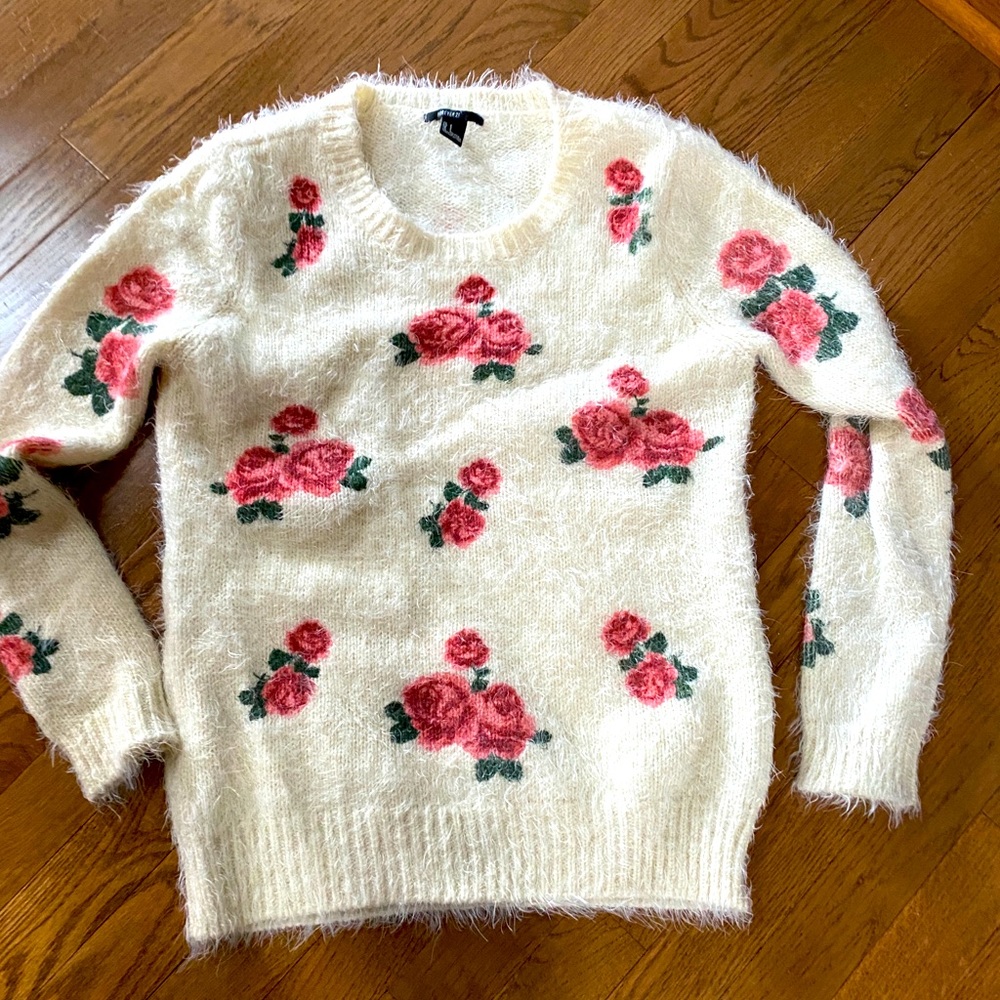 Off white rose oversized fuzzy sweater small forever 21